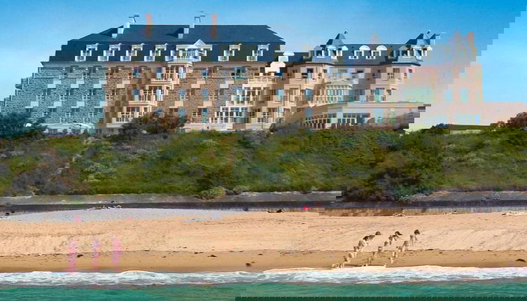 Foto 1 - Apartment With Partial sea View