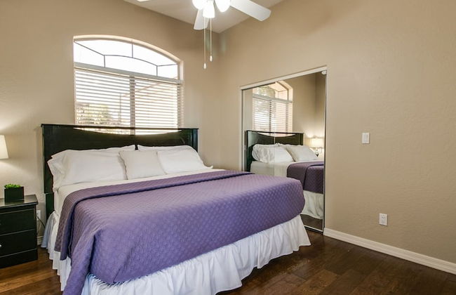 Fabulous 4-bdrm W/breathtaking Views & Pool! - Photo 7