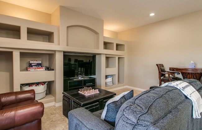 Fabulous 4-bdrm W/breathtaking Views & Pool! - Photo 12