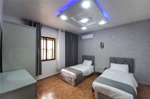 Photo 7 - Al-Nujoom Hotel Suites