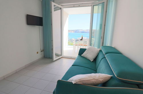 Foto 14 - Holiday Apartment With Air Conditioning And Panoramic Sea View; Pets Allowed