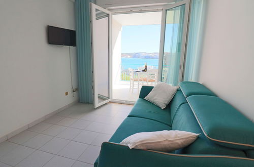 Foto 14 - Holiday Apartment With Air Conditioning And Panoramic Sea View Pets Allowed