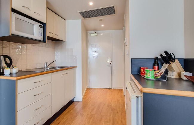 Cosmo Apartment Hotel - Photo 15