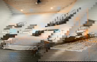 Foto 3 - The Boho Barn 1 Bedroom Farmhouse by RedAwning