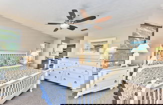 Foto 2 - Rovigo Vacation Rental: Spacious Retreat with Panoramic Lake Views in Kings Lake. 4-BR, 4-Bathroom Home with Private Pool, just 3.4 Miles from the Vibrant Fifth Avenue South and Naples Attractions
