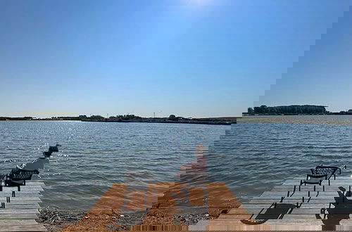 Foto 38 - Lakeview Villa With Swimming and Fishing Pier