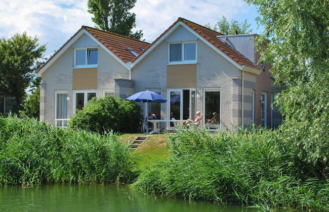 Holiday Home on the Water in Friesland - Foto 28