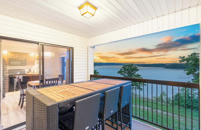 Lakefront Oasis Amazing Views! - Photo 32