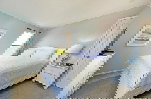 Photo 9 - Hidden Gem 5 Bedroom Home by RedAwning