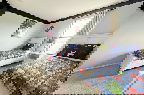 Photo 6 - Hidden Gem 5 Bedroom Home by RedAwning