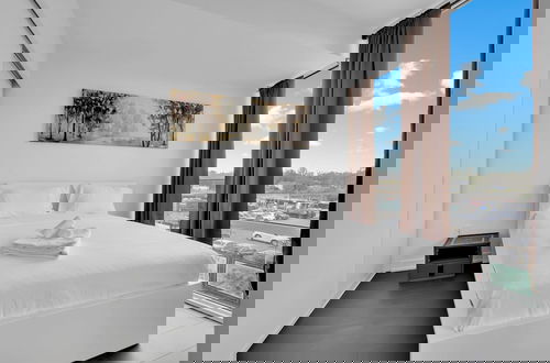 Photo 11 - Modern suite steps to port credit Go