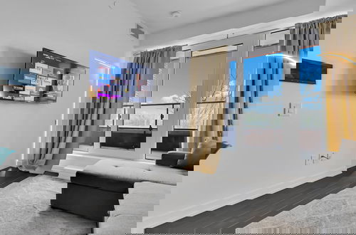 Photo 12 - Modern suite steps to port credit Go