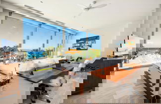 Foto 1 - NEW Luxury 4BR Beachfront Villa w Infinity Pool