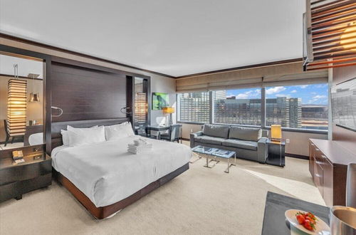 Photo 12 - Gorgeous Suites Vdara