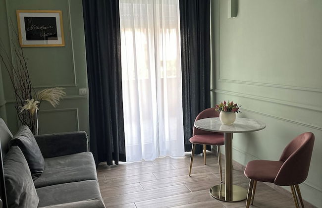 NLM Boutique Suites - Photo 37