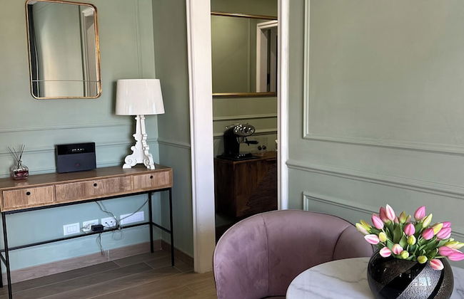 NLM Boutique Suites - Photo 38