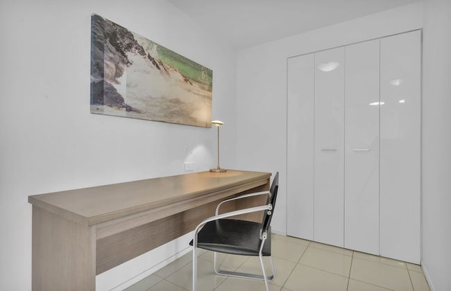 Reflection on the Sea - Foto 21