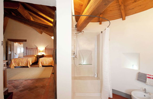 A Castle Stay in Wine Country - Foto 17
