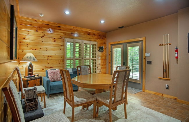 Iron Mountain Lodge 3 Bedroom Cabin by RedAwning - Photo 29