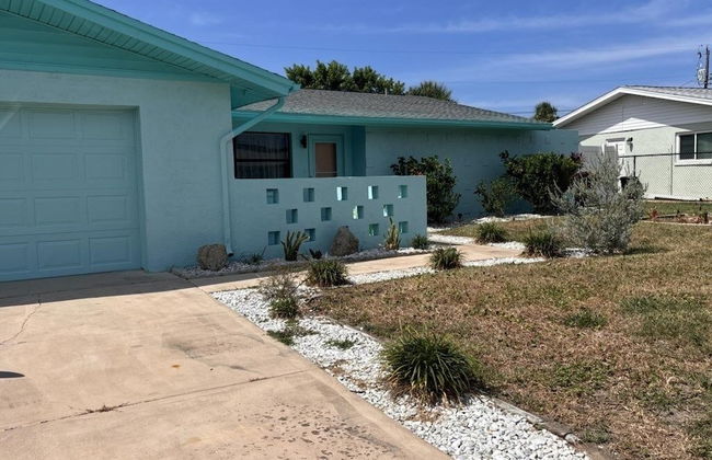 Amazing Pet Friendly 3 Bed House - Heated Pool 3 Bedroom Home by RedAwning - Foto 42