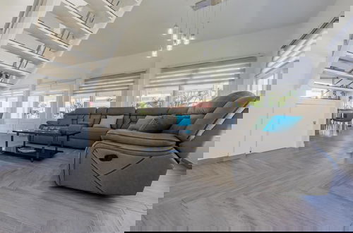 Foto 11 - NEW Modern Stylish 6BR 6BA Villa Near Palmbeach