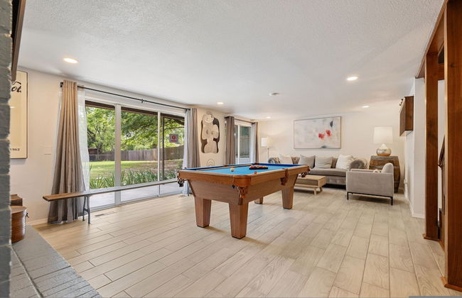 Spacious Family Home w Pool Hot Tub Large Yard - Foto 9