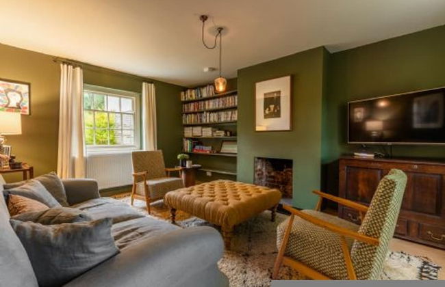 Host Stay Haclins Cottage - Photo 13