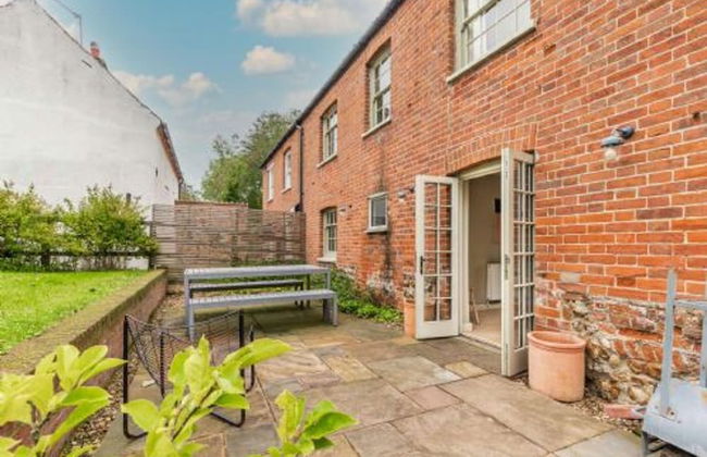 Host Stay Haclins Cottage - Photo 6
