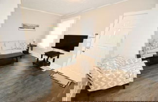Photo 3 - Walk to Notre Dame 3 Bedroom 1 5 Bath Home 717