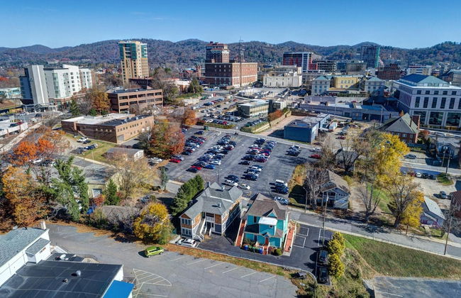 Downton Annie Apartment One 2BD 1BA Parking - Foto 40