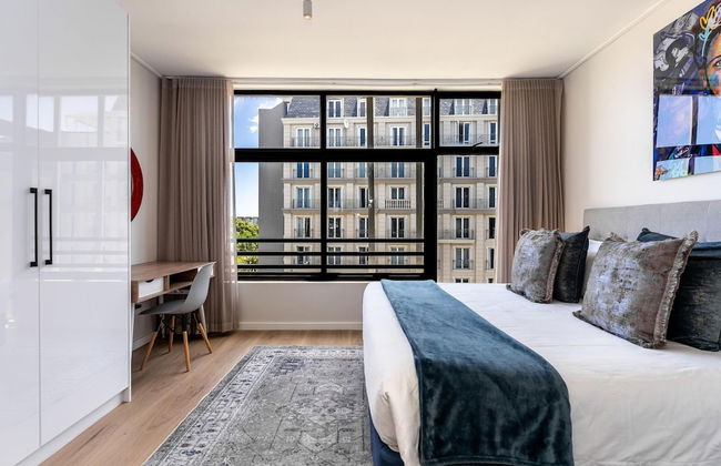 Urban Palette - Modern Artistic Green Point Apt - Photo 23