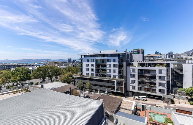Urban Palette - Modern Artistic Green Point Apt - Photo 27