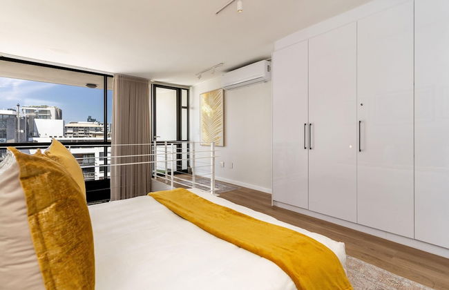 Urban Palette - Modern Artistic Green Point Apt - Photo 18