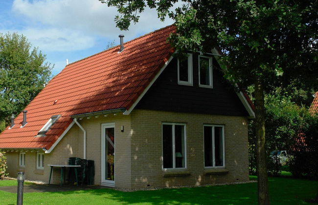 Spacious Holiday Home With Wifi, 20 km From Assen - Foto 1