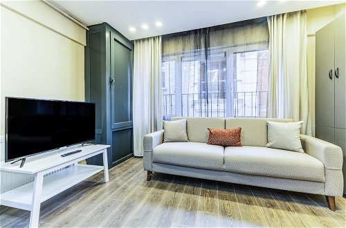 Photo 1 - Central and Compact Flat With Terrace in Sisli