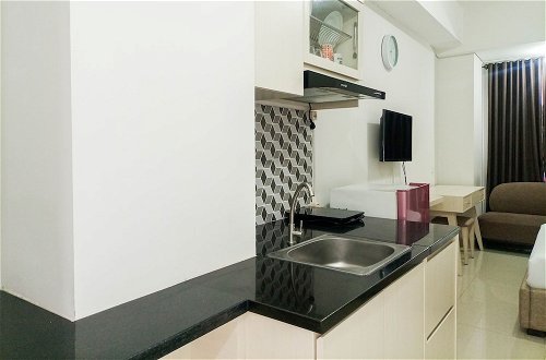 Photo 15 - Modern Look And Comfortable Studio Barsa City Apartment
