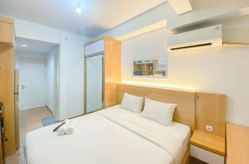 Photo 1 - Modern Look And Comfortable Studio Barsa City Apartment
