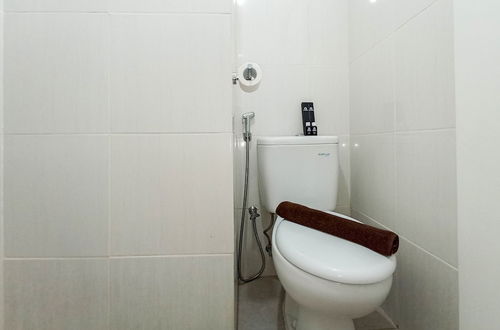 Photo 22 - Modern Look And Comfortable Studio Barsa City Apartment