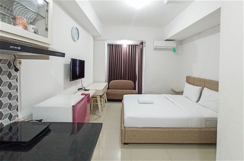 Photo 20 - Modern Look And Comfortable Studio Barsa City Apartment