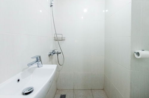 Photo 21 - Modern Look And Comfortable Studio Barsa City Apartment