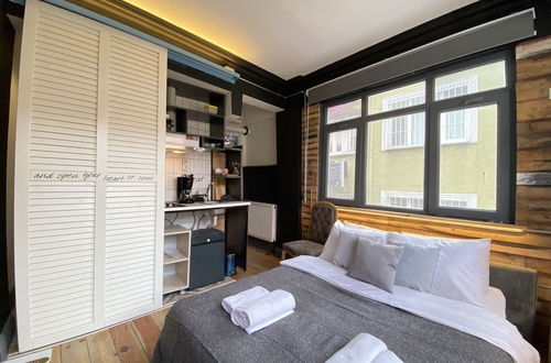 Photo 3 - Modern Designed Cozy Studio Flat in Beyoglu