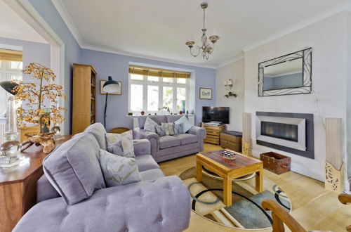 Photo 14 - Delightful Apartment in Prime Location Near Hampstead Heath by Underthedoormat