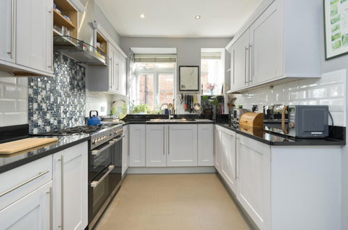 Foto 6 - Delightful Apartment in Prime Location Near Hampstead Heath by Underthedoormat