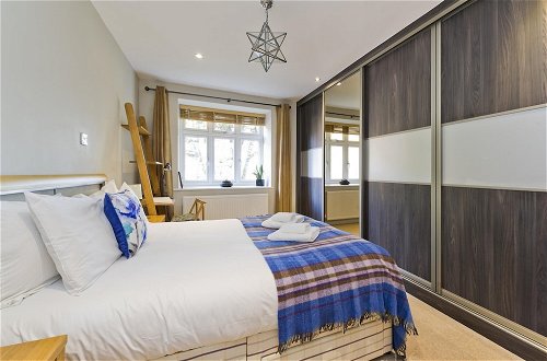 Photo 13 - Delightful Apartment in Prime Location Near Hampstead Heath by Underthedoormat