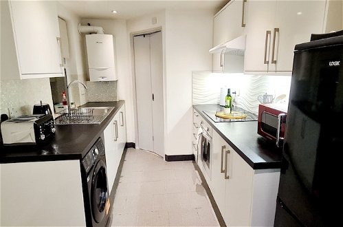 Photo 18 - Maple House - Inviting 1-bed Apartment in London