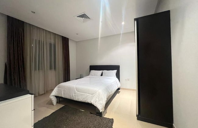 White luxury Suite hotel - Photo 5