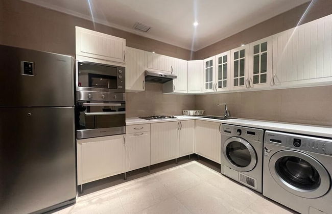 White luxury Suite hotel - Photo 7