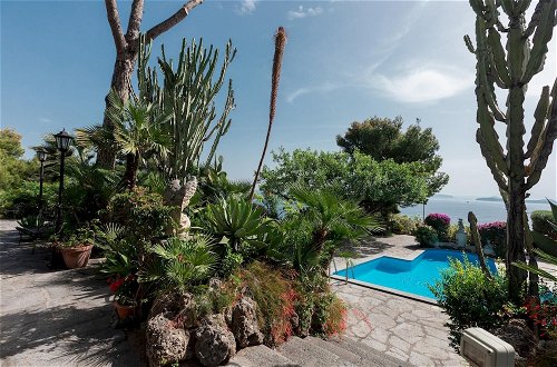 Photo 18 - Villa Barkley - Luxury Villa With a Pool