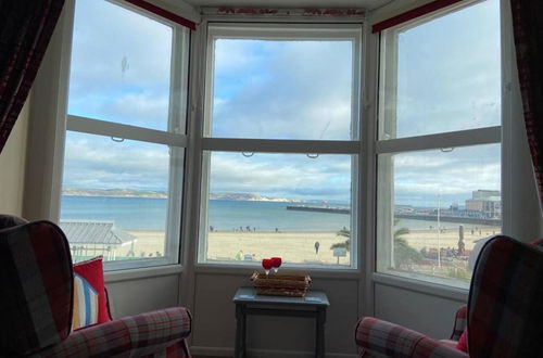 Foto 12 - Stunning sea Views From Apartment in Weymouth