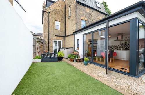 Photo 2 - Delightful Family Home With Garden in Balham by Underthedoormat